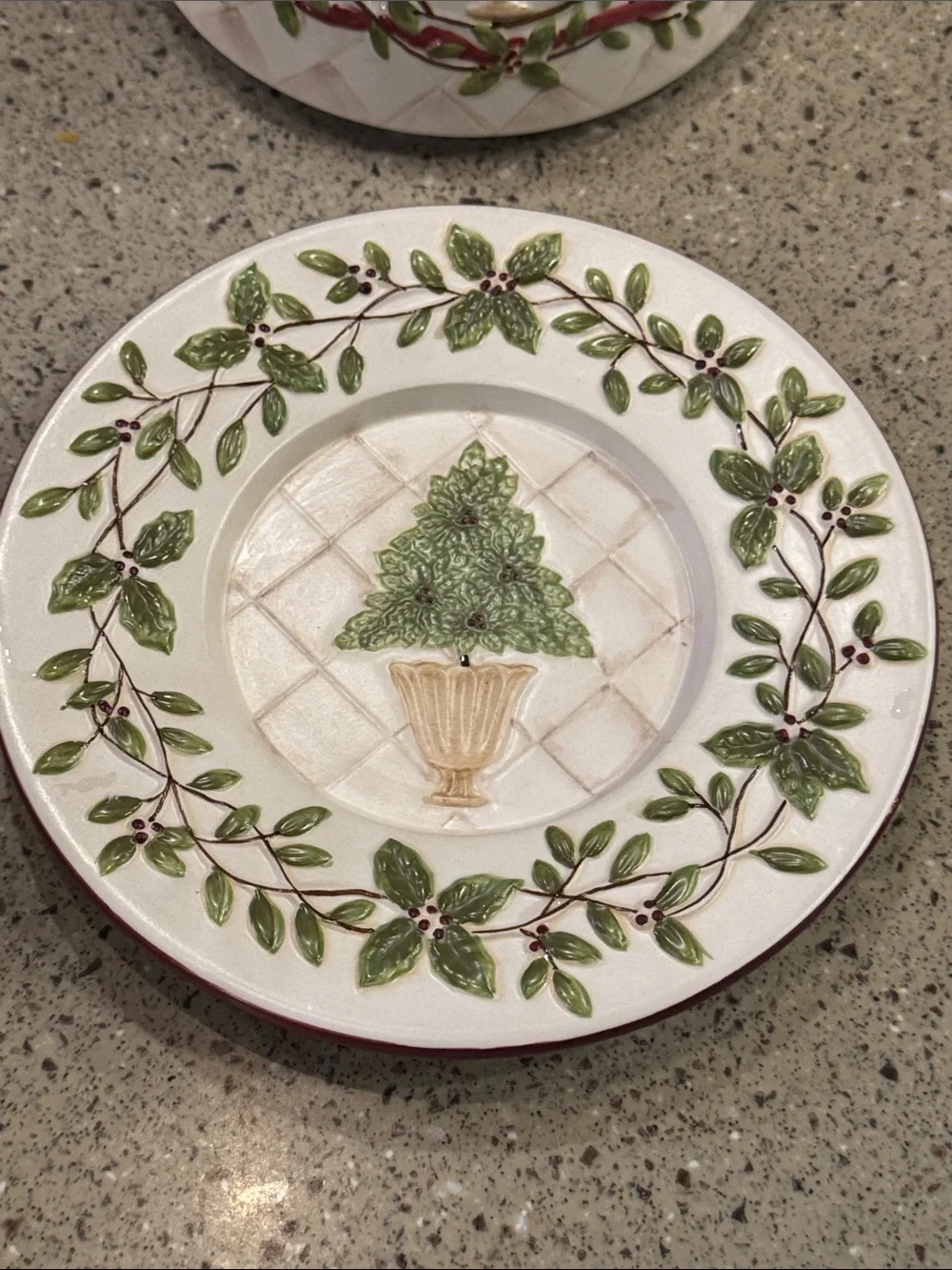 Yankee Candle holly leaf & topiary large candle Shade & Plate Set